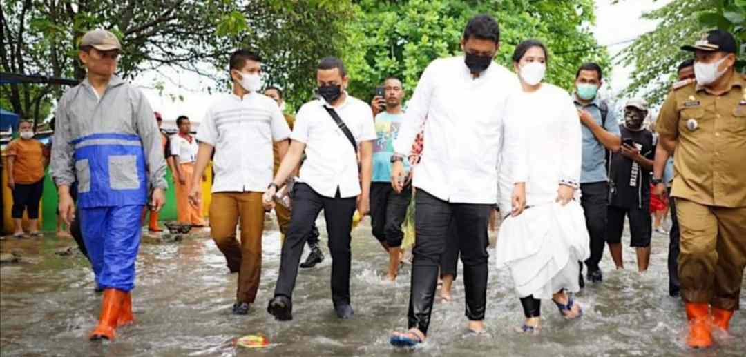 Usai Penutupan MTQ, Walikota Medan Tinjau Langsung Rumah Warga Terendam Banjir