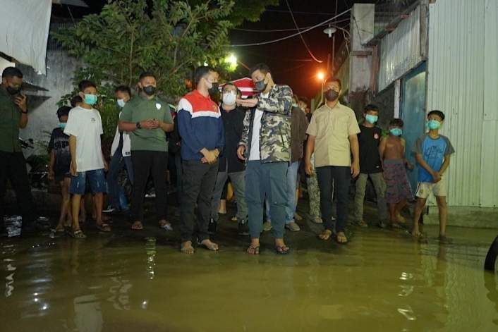 Jam 4 Pagi Bobby Nasution Langsung Cek Lapangan Pantau Banjir Kiriman