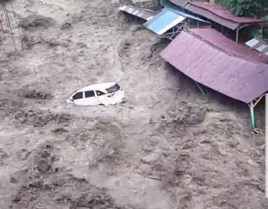 Banjir Bandang Landa Sembahe, 1 Unit Mobil Terseret Banjir
