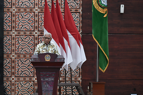 Wagubsu_Paripurna_Bacakan_Tanggapan_Gubernur_P_APBD_5_jpg.jpg