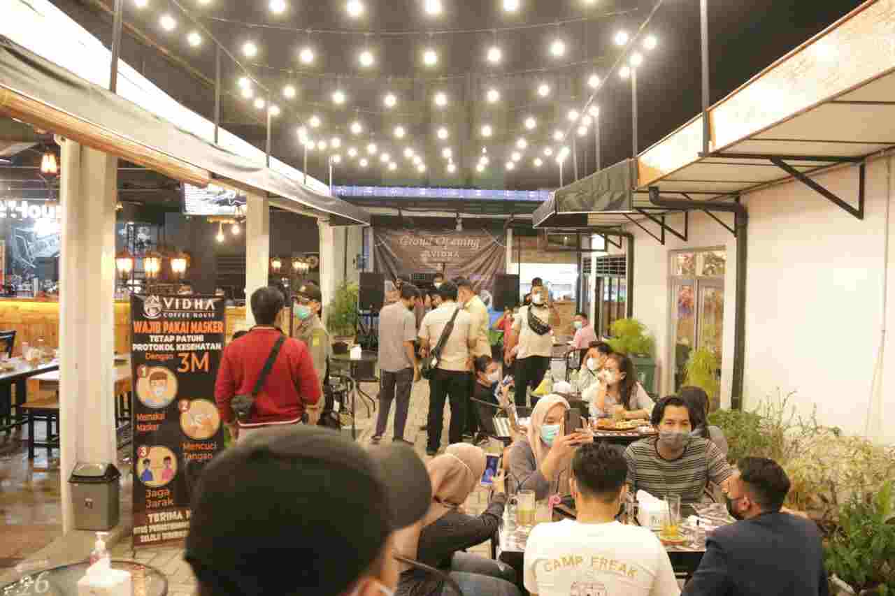 Terapkan PPKM Mikro, Pemko Medan Tertibkan Sejumlah Cafe di Kawasan di HM Joni