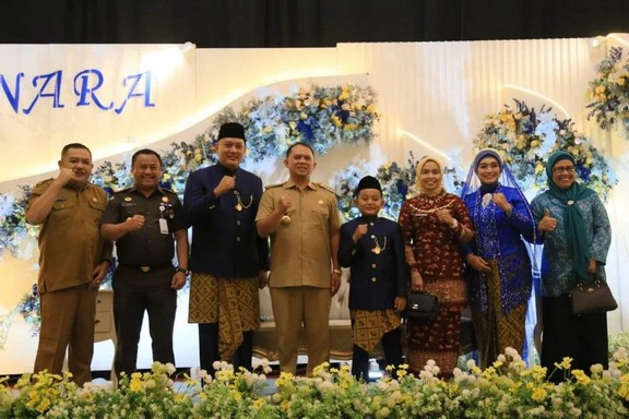 Bupati Erik Hadiri Khitanan Anak Ketua Pengadilan Negeri Rantauprapat