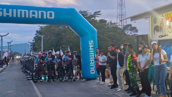 Tour De Samosir, 3000 Pesepeda Nikmati Panorama Alam Samosir