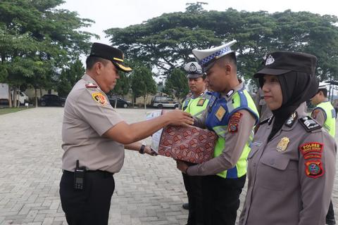 Apresiasi Dedikasi Personel dan Media, Polres Sergai Bagikan Hadiah Jelang Ramadhan