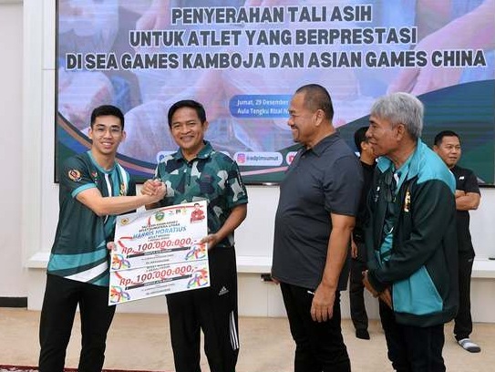 Gubsu Beri Tali Asih kepada Atlet Berprestasi Asian Games dan Sea Games
