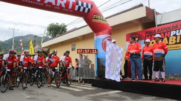 Polda Sumut Gelar Merah Putih Toba Bike di Samosir