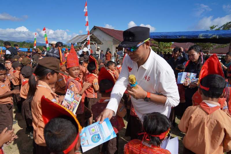 Bupati Taput Perpanjang Masa Tugas PPPK Terpencil, Dorong Pelajar Simangumban Perkuat Karakter