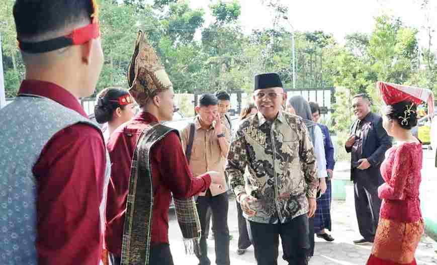 Bupati Simalungun Hadiri Perayaan Natal  Universitas Efarina