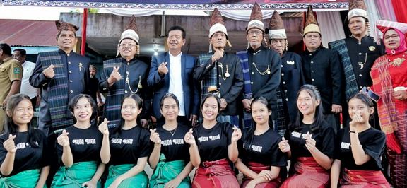 Bupati Simalungun Berangkatkan Hasusuran Harajaon Simalungun dan Sanggar Seni Sihoda ke Padang