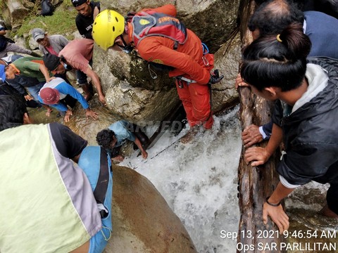 Terseret Arus Sungai Sirahar Parlilitan, Mahasiswi Unimed Ditemukan Meninggal