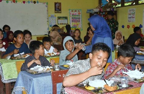 Kodam I/BB Berikan Makanan Sehat dan Bergizi di Tanjung Morawa