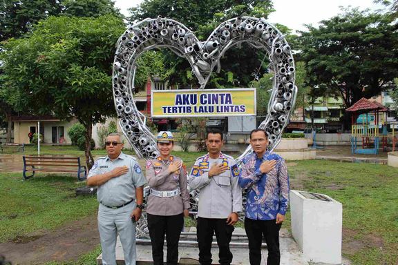 Knalpot Brong Disulap Bentuk Cinta Tertib Lalu Lintas di Tebing Tinggi