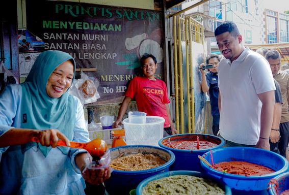 Kunjungi Pasar Cok Kodok Padangsidempuan, Bobby Nasution Terima Curhat Pedagang Soal Infrastruktur