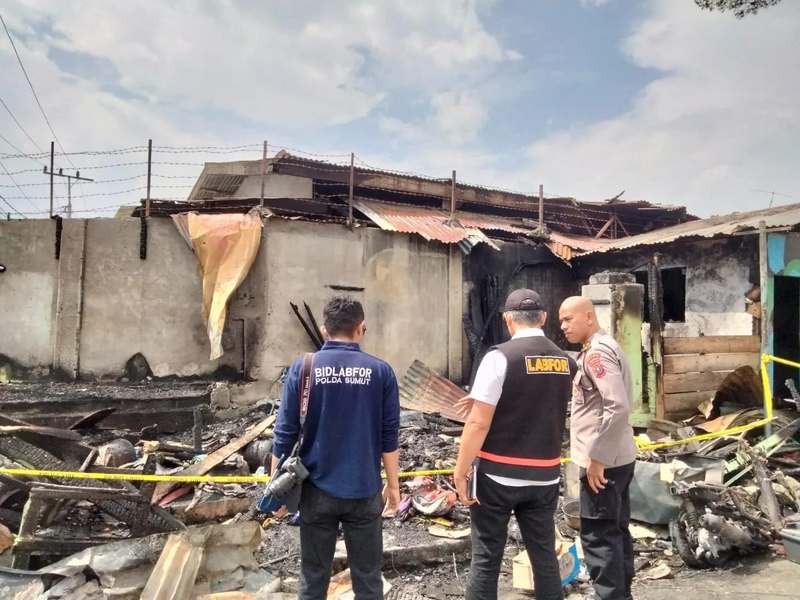 Polda Sumut Turunkan Tim Inafis dan labfor Lakukan Olah TKP Kebakaran Rumah Jurnalis di Karo