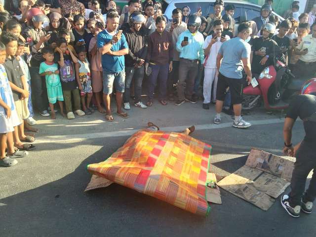 Salip Truk dari Kiri, Pemotor NMAX Tewas Terlindas di Sergai