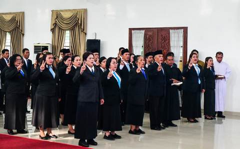 Wakil Bupati Deli Serdang Lom Lom Suwondo Lantik 120 ASN