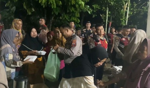 Polda Sumut Salurkan Bantuan Kepada Masyarakat Terdampak Banjir di Marindal