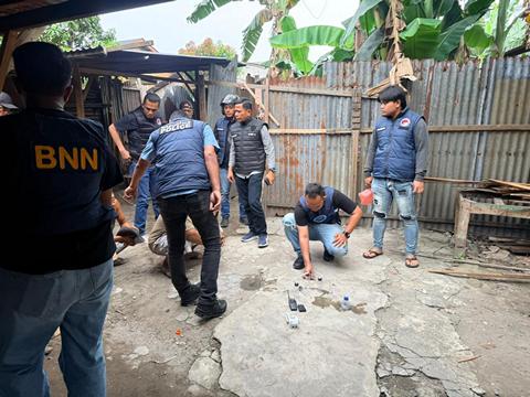 Polisi dan BNNK Gerebek Sarang Narkoba di Binjai Barat, 2 Pria Diciduk