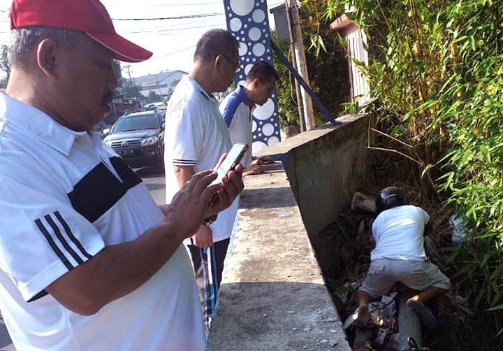 Wakil Walikota Medan Tangkap Tangan Pembuang Sampah di Sungai Babura