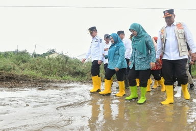 Antisipasi Banjir, Pj Gubernur Sumut Akan Perkuat dan Tinggikan Tanggul Sungai di Patumbak