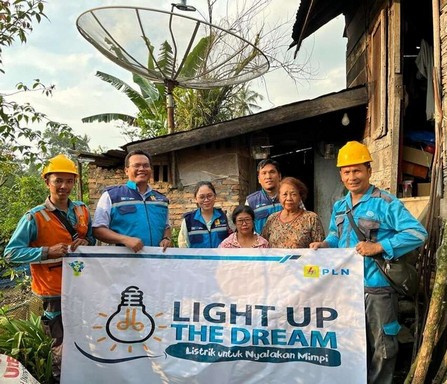 Pegawai PLN Sumbang Listrik Melalui Program Light Up The Dream