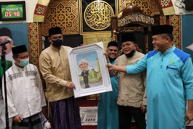 Safari Subuh di Masjid Asy Syafiiyah, Bobby Nasution Ajak Masyarakat Kembangkan Masjid Mandiri