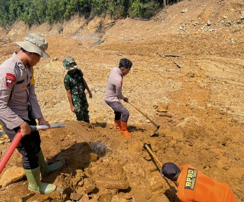 Sinergi SAR untuk Kemanusiaan, Tim Gabungan Cari Korban Bencana di Tapanuli Tengah