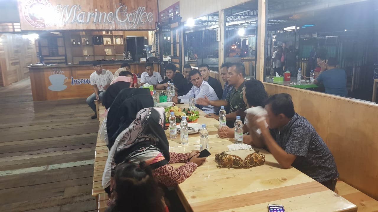 Marine Seafood Cafe Tempat Makan dan Nongkrong yang lagi Hits di Belawan