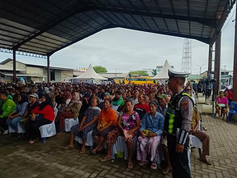 Polda Sumut dan Polres Pelabuhan Belawan Bagikan 1.500 Paket Sembako