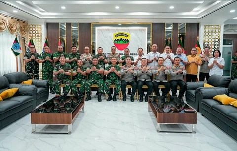 Sambangi Makodam I/BB, Irjen Pol Sonny Irawan Bawa Pesan Soliditas TNI-Polri