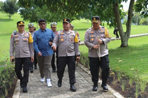 Kapolres Simalungun Dampingi Kapolda Sumut Tinjau Pos Pelayanan Operasi Lilin Toba 2024 di Parapat