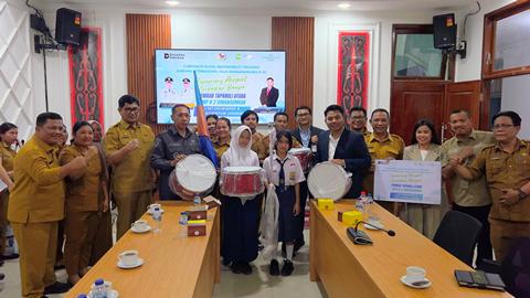 PT Angkasa Pura Indonesia Serahkan Bantuan Marching band untuk SMP Negeri 2 Simangumban