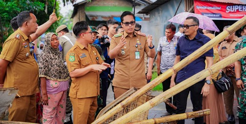 Tinjau Jembatan Gantung Kota Bangun yang Rusak, Wali Kota Medan Prioritaskan Penguatan Sementara