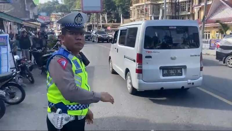 Jalur Wisata Toba Lancar, Polisi Berjaga Sepanjang Jalan