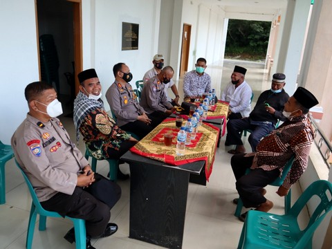 Kapolres Dairi Jalin Silaturahmi Kunjungi Ketua MUI Beserta Tokoh Agama Islam