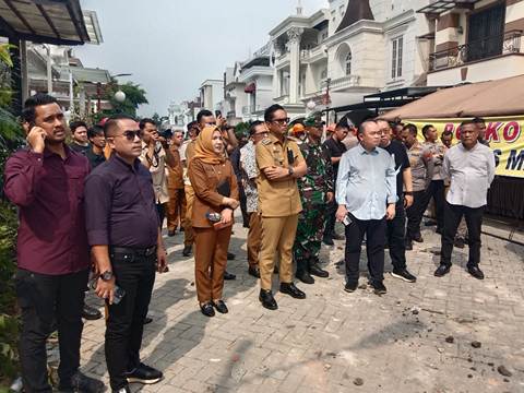 Wali Kota Medan Bersama Kapolrestabes Tinjau Proses Evakuasi di Rumah di Grand Polonia