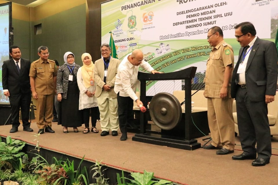 Wali Kota Medan Buka Seminar Nasional Penanganan Banjir, Transportasi dan Persampahan Kota Medan