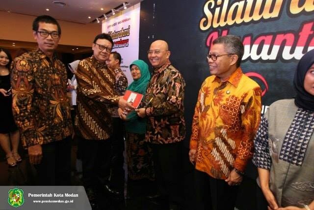 Walikota Medan Dinobatkan Indonesia Visioner Leader tahun 2019